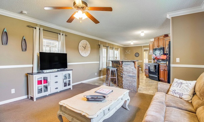 Mountain Home House | Lake-View Getaway w/Grill in Mountain Home!