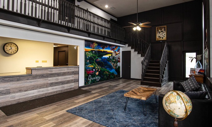 Granbury Hotel | Lake View Inn