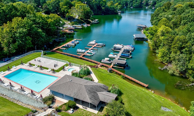 North Shore Condo | Lake View Landing - Amazing place to sit back and unwind!