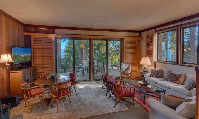Tahoe Sierra Estates House | Lake View|Pool|Pier|Bouys|Pickleball|Walk to town