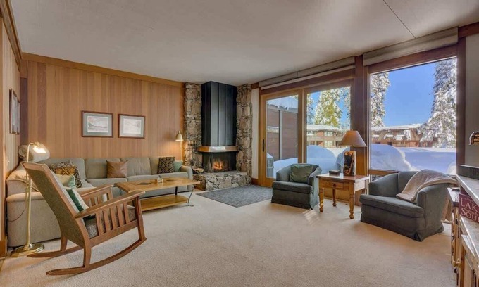 Tahoe Sierra Estates House | Lake View|Pool|Pier|Bouys|Pickleball|Walk to town