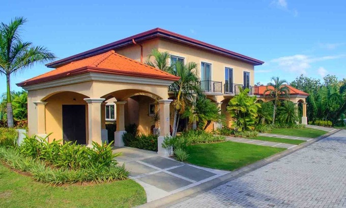 Puerto Carrillo Villa | Lake Villa at Ventanas del Mar – Luxury Vacation Rental in Playa Carrillo