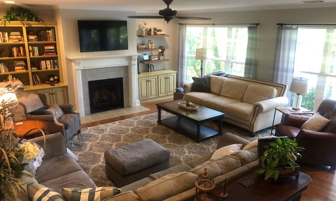 Northport House | Lake Vista Retreat n5 Bedrooms 3.5 baths