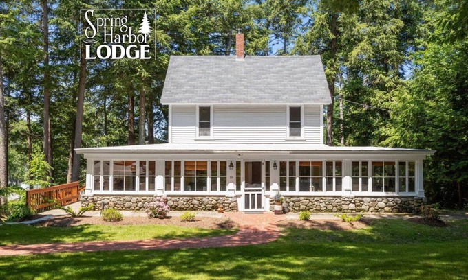 Gilford Cabin | Lake Winnipesaukee Waterfront Lodge with Boat Slip and Dogs Welcome!
