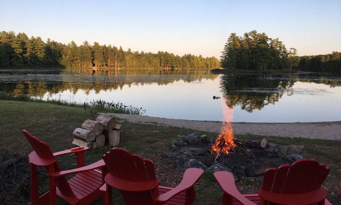 Bala Cottage | Lakefront Cottage with Sauna and Steam Room near Bala - 4 Season