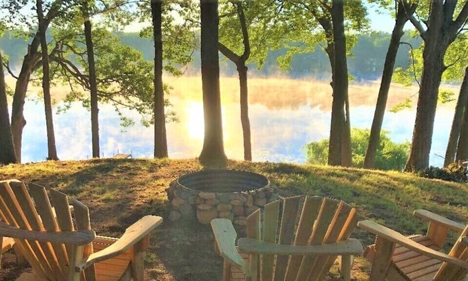 Twin Lake Cabin | LAKEFRONT 1930s CABIN! GRAND VIEWS! KAYAKS! DOCK! TRAILS! NATURE! RELAX!