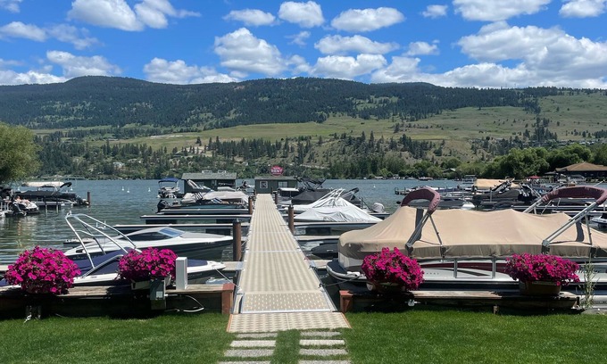 Central Okanagan Condo | Lakefront 2 bedroom condo at Turtle Bay Resort and Marina
