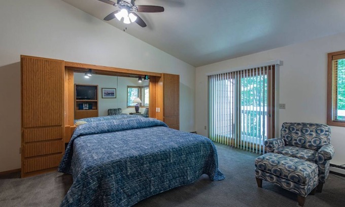 Baileys Harbor Condo | Lakefront 2BR Condo: Fireplace, Balcony, & Indoor Pool at The Rushes