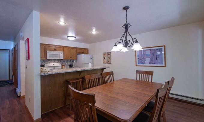 Baileys Harbor Condo | Lakefront 2BR Condo: Balcony, Hot Tub, & Sauna at The Rushes
