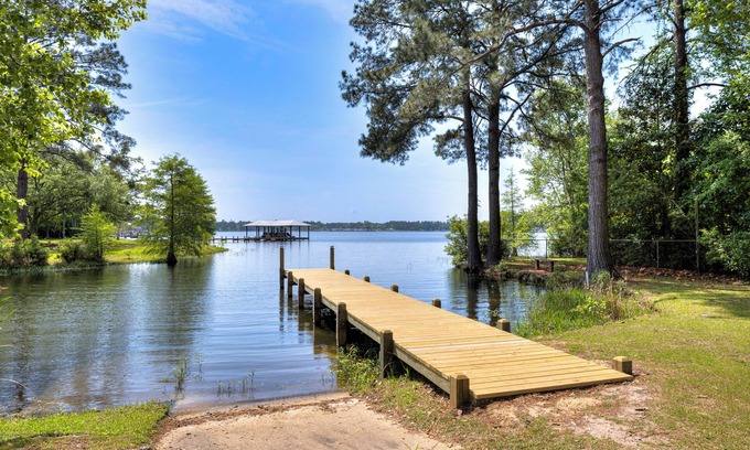 Summerton House | Lakefront 3-bedroom home with private dock and ramp on Lake Marion, Manning, SC