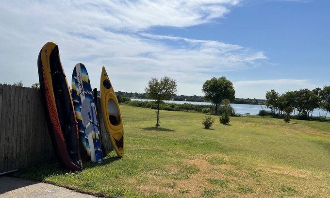 Rowlett House | LAKEFRONT 4 bd/3ba beautifully renovated POOL home w/amazing sunset views