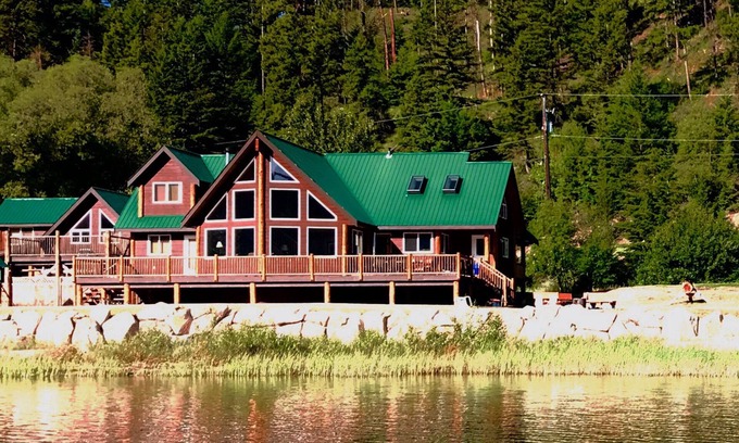 Okanagan-Similkameen House | Lakefront, 5 Bedroom "Aspen" Lodge on Otter Lake