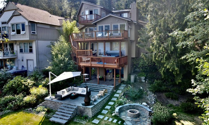 Sudden Valley House | Lakefront 5 bedroom & 3.5 bathroom House with Water Toys, Patio & Fire Pit