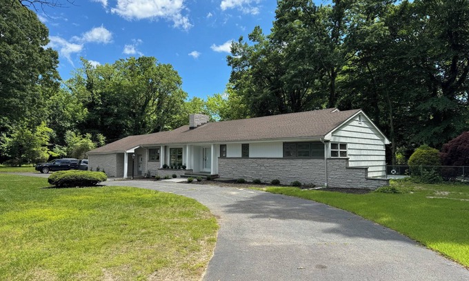 Ocean Township House | Lakefront 6-bedroom Entertainer's Dream with Pool in Allenhurst near Asbury Park