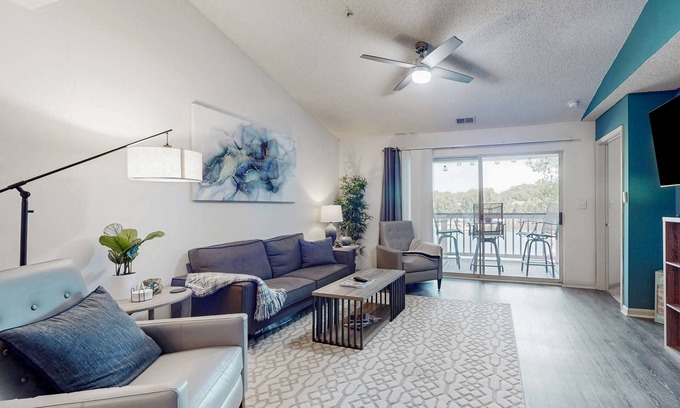 Cornelius Apartment | Lakefront apartment with private W/D, boat slip, and community pool