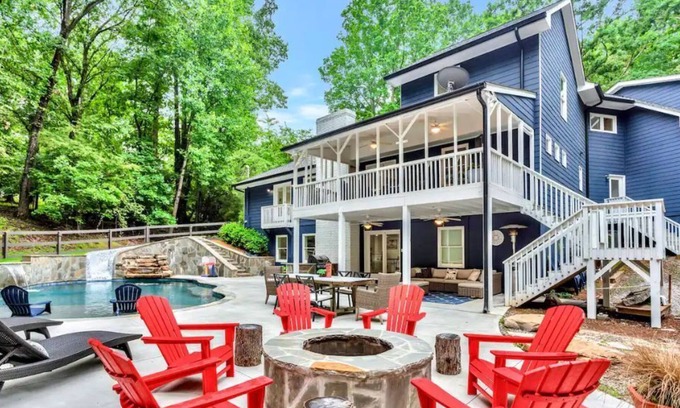 Flowery Branch House | Lakefront, Backyard Oasis, Camp Marshmallows, Indoor Gym, Saltwater Pool