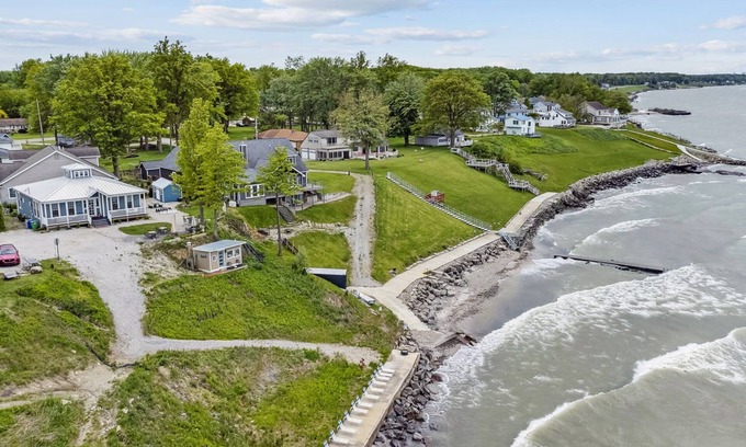 Ashtabula House | Lakefront Beach House - Sauna & Steam Pod Retreat