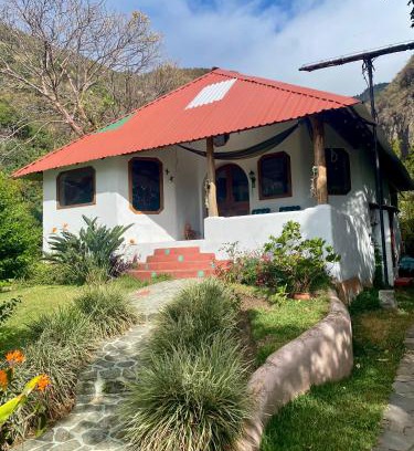 Santa Cruz La Laguna House | Lakefront bungalow - Relaxation Plus