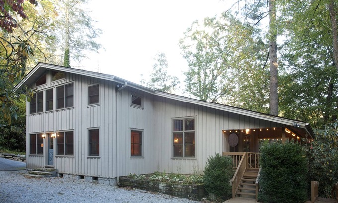 Highlands Hills Cabin | Lakefront Cabin, 2 bedrooms downstairs, 2 upstairs in loft - Sleeps 6