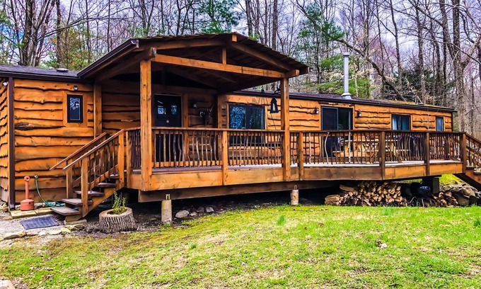 Saylorsburg Cabin | LAKEFRONT Cabin on a 22+ acres wooded lot. Close to BLUE MOUNTAIN Ski Resort!