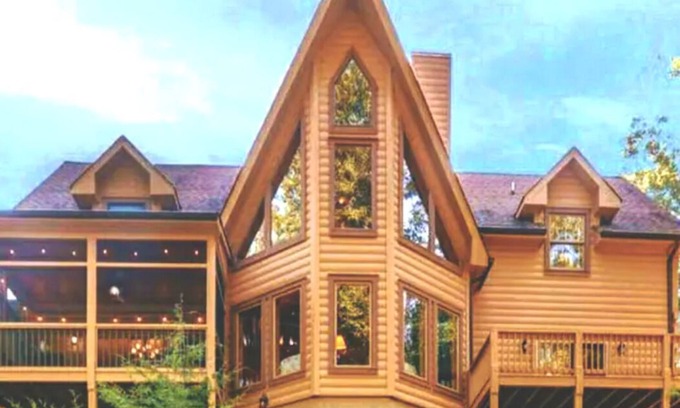 Livingston Cabin | Lakefront Cabin: Sunset View+Jetted tub+ Tesla Charger