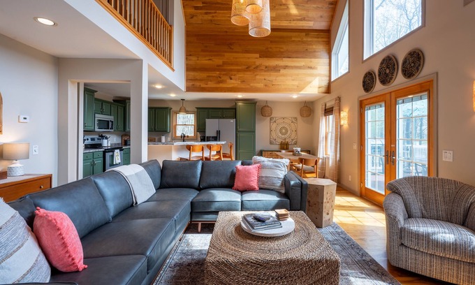 Treasure Lake Ski Chalet | Lakefront Chalet -Kayaks, Gameroom, Firepit