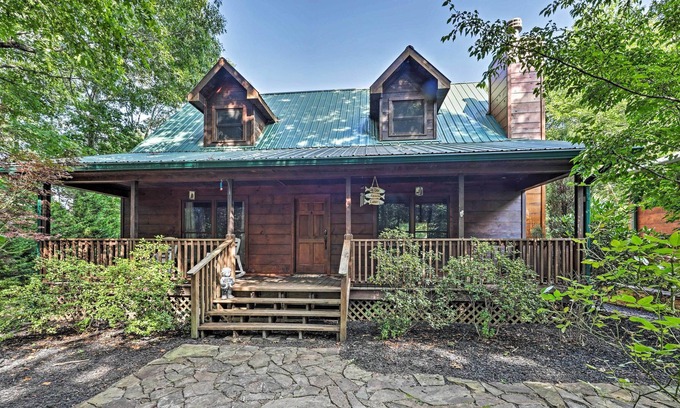 Coalmont Cabin | Lakefront Coalmont Cabin on 5 Acres w/ Dock!