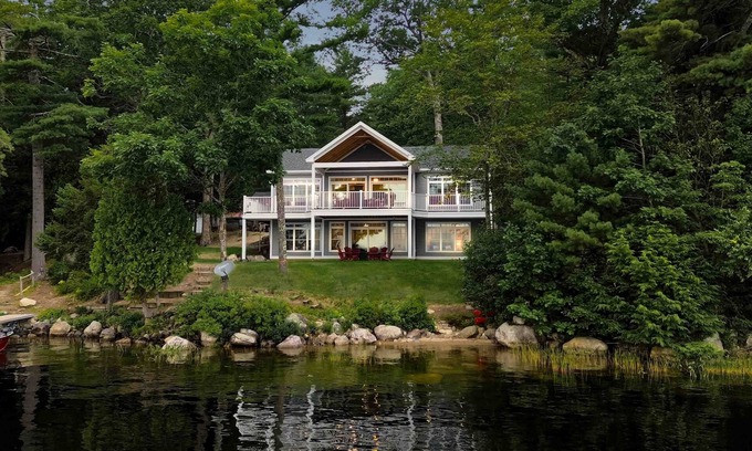 Orland House | Lakefront compound consisting of 3 cottages - close to Acadia
