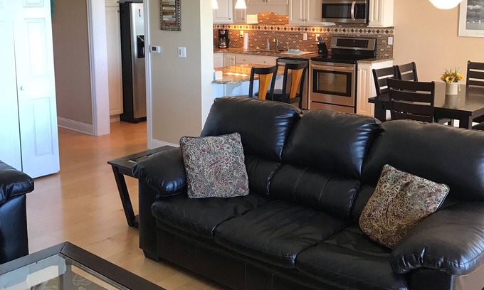 Geneva-on-the-Lake Condo | Lakefront Condo 3 bed, 2 bath, Sleeps 8, Indoor Pool