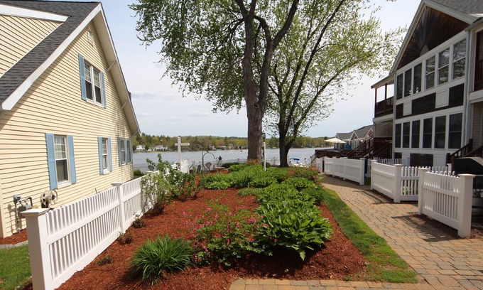 Winnisquam Condo | Lakefront Condo, steps to Lake Winnisquam