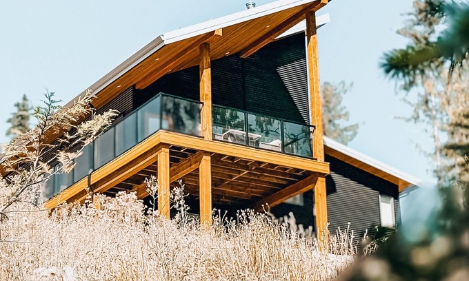 Adams Lake House | Lakefront Cottage and Boat Slip - Spapilem, Spapilem Cottage at Mac's Landing on Beautiful Adams Lak