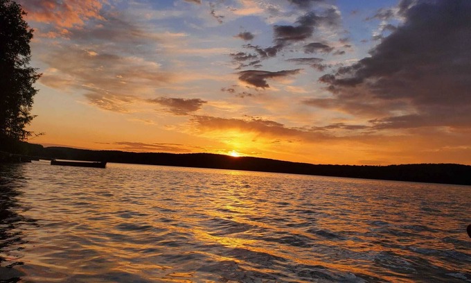 Eagle Lake Cottage | Lakefront Cottage on Scenic Haliburton Lake - A Perfect Getaway!