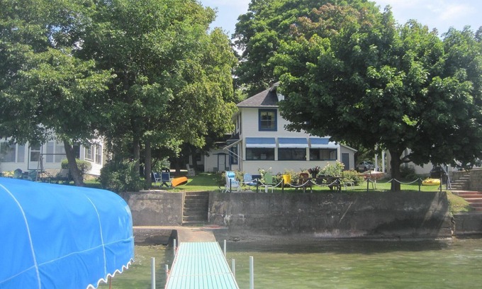 Canandaigua Cottage | Lakefront Cottage close to CMAC