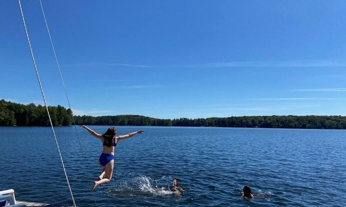 Kennebec Cottage | Lakefront Cottage on beautiful Lake Maranacook in Winthrop, ME.