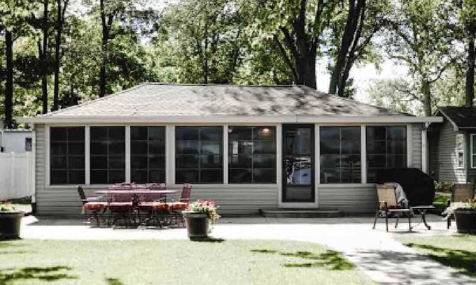 Coldwater Cottage | Lakefront cottage on Coldwater Lake