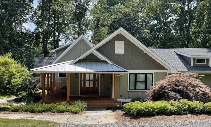 Mooresville House | Lakefront Cottage, spacious and completely renovated craftsman home