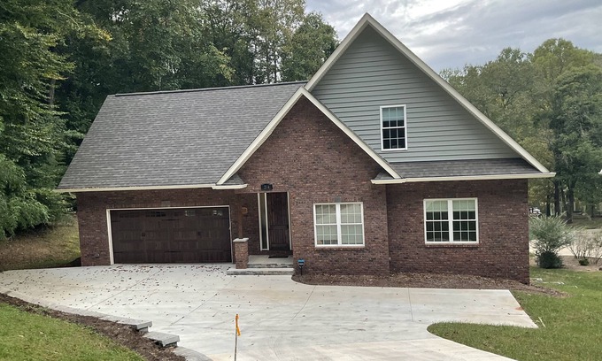 Barium Springs House | Lakefront Custom Home/w Private Dock on Cove. Finished Basement. 2 Kitchens