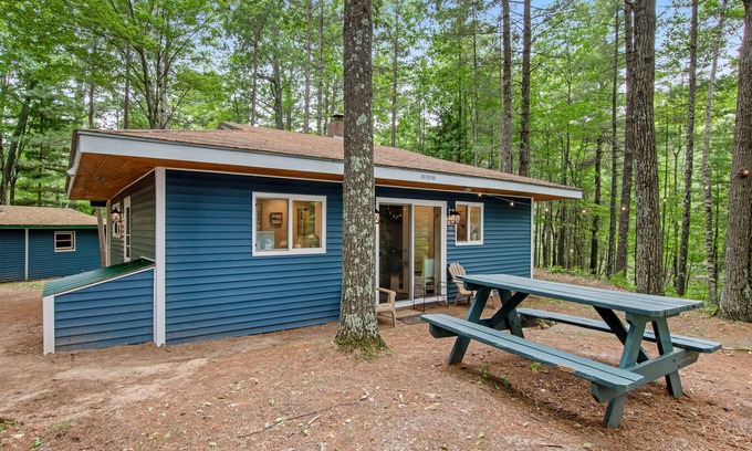 Minocqua Cabin | Lakefront, Dog-Friendly Cabin with Lake View, Central AC, Dock, Deck, Free WiFi