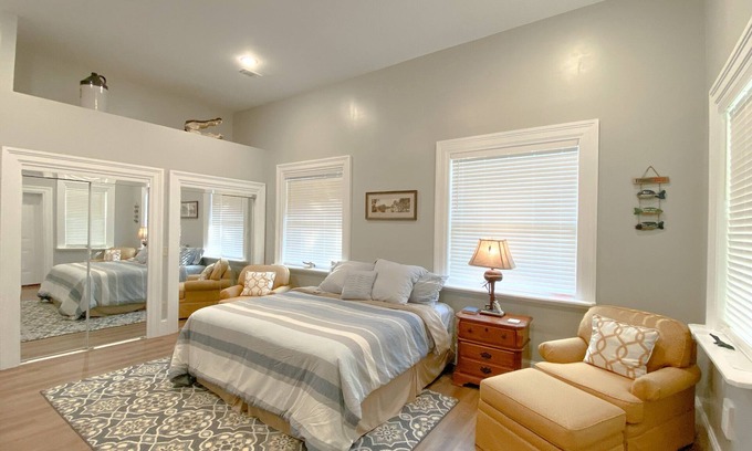 De Leon Springs House | Lakefront efficiency 3 min from Deleon Springs State Park