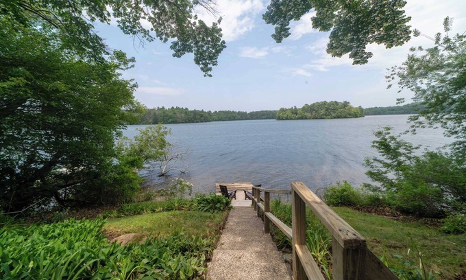 Plymouth House | Lakefront Family Escape 3BR Retreat wFirepit & Scenic