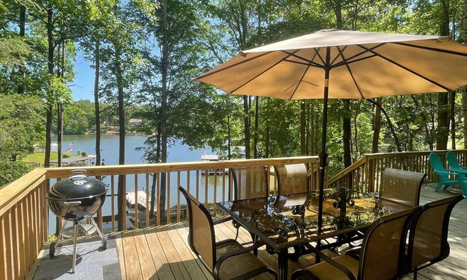 West Union House | Lakefront Family Getaway on Lake Keowee - June ‘23 NEW DOCK!