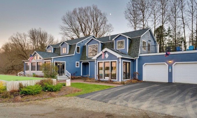 Newport House | Lakefront Family Retreat w/Dock in Newport!