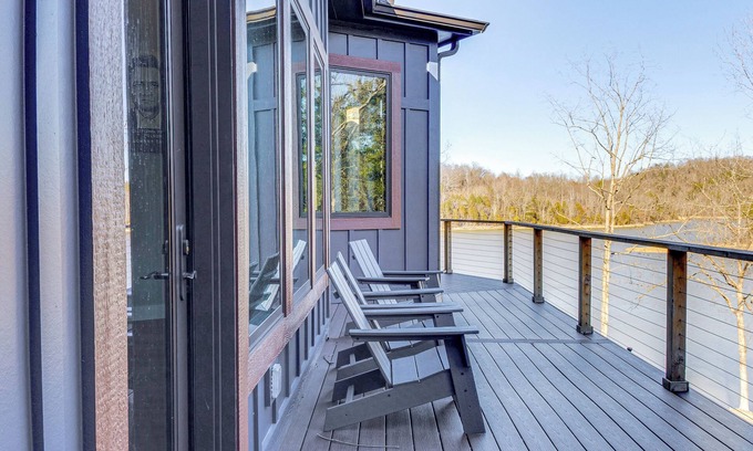 Jacksboro House | Lakefront Gem: Dock & Hot Tub in Jacksboro