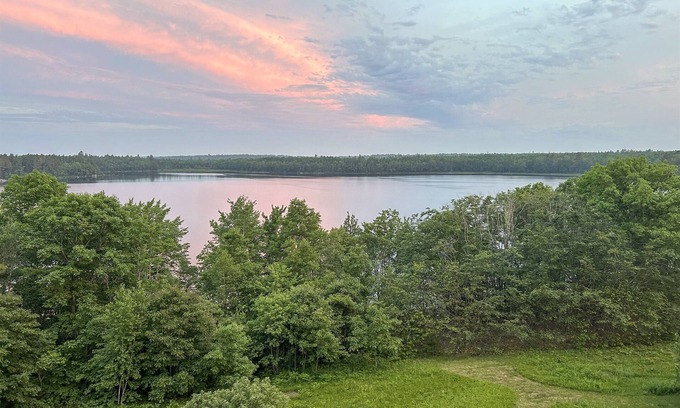 Franklin House | Lakefront Geodesic Dome 45 min to Acadia NP