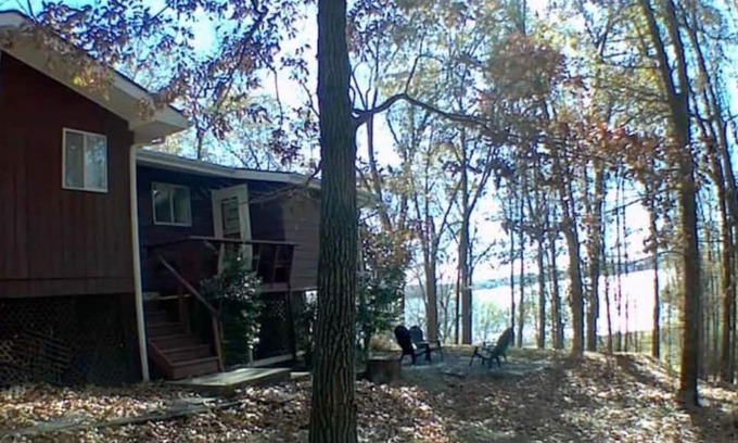 Kuttawa House | Lakefront getaway- Fall booking fast