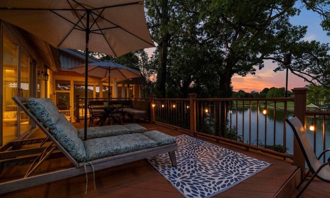 Piney Flats House | Lakefront Getaway on Boone Lake – Sleeps 8+ Hot Tub Dock Fire Pit Kayaks