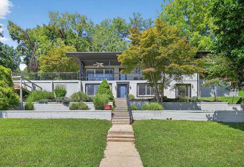 Lynn Garden House | Lakefront Getaway with Private Dock & Scenic Views home
