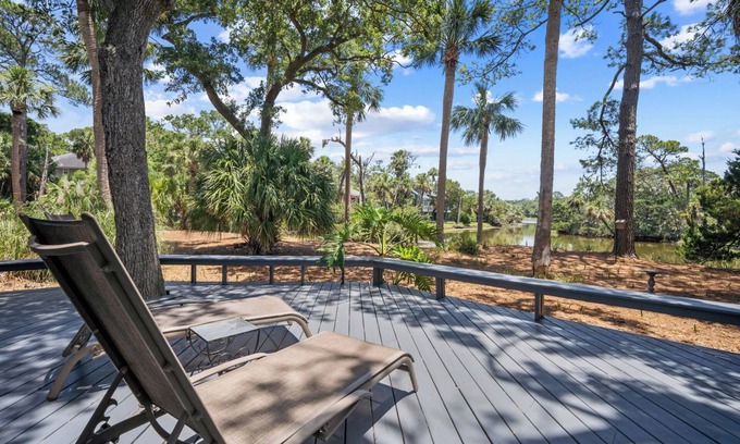 Blue Heron Lake House | Lakefront, Golf Cart Included, Amenity Cards Available - 128 Sea Otter