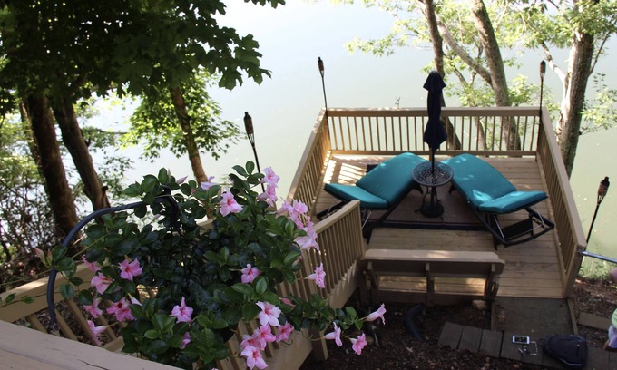 Butler Cabin | LAKEFRONT HEAVEN. PRIVATE AND SECLUDED. LAKEFRONT