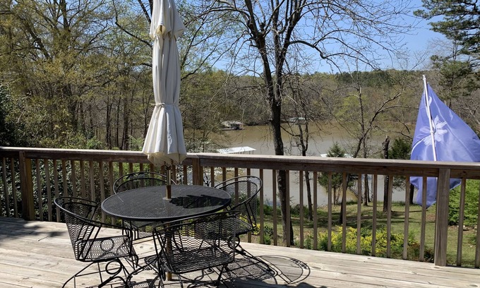 Anderson House | Lakefront home on Lake Hartwell. Covered boat slip, swim deck. Kayaks to use.